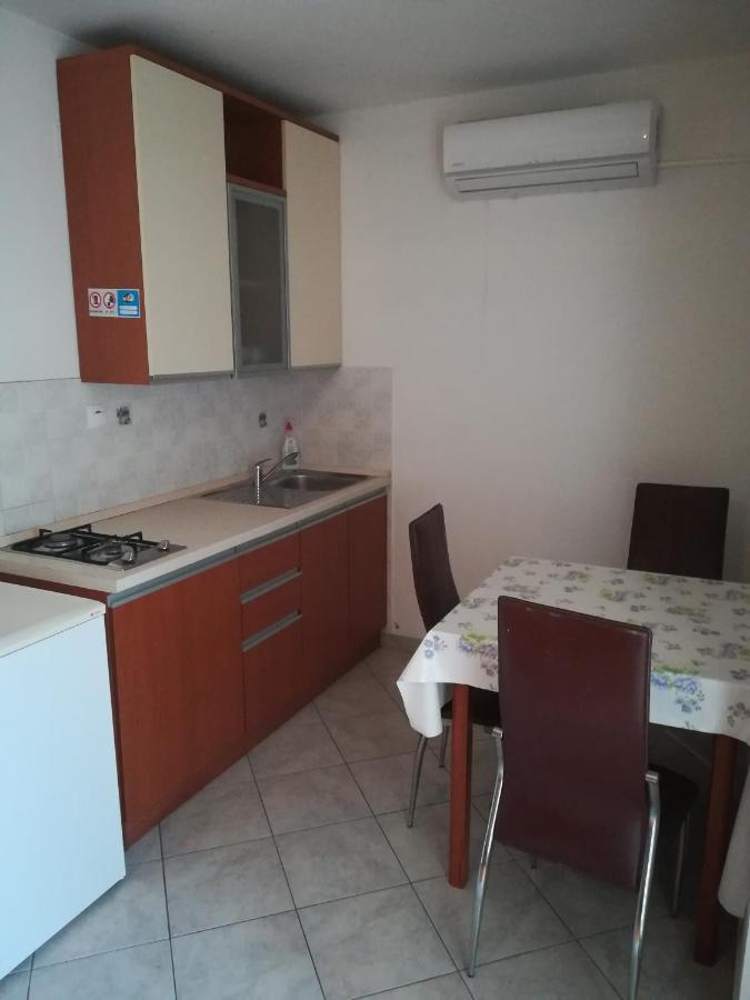 Apartments By The Sea Novalja, Pag - 17973 Bagian luar foto